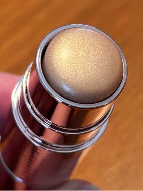 Anastasia Beverly Hills Stick Highlighter Dripping in Gold
